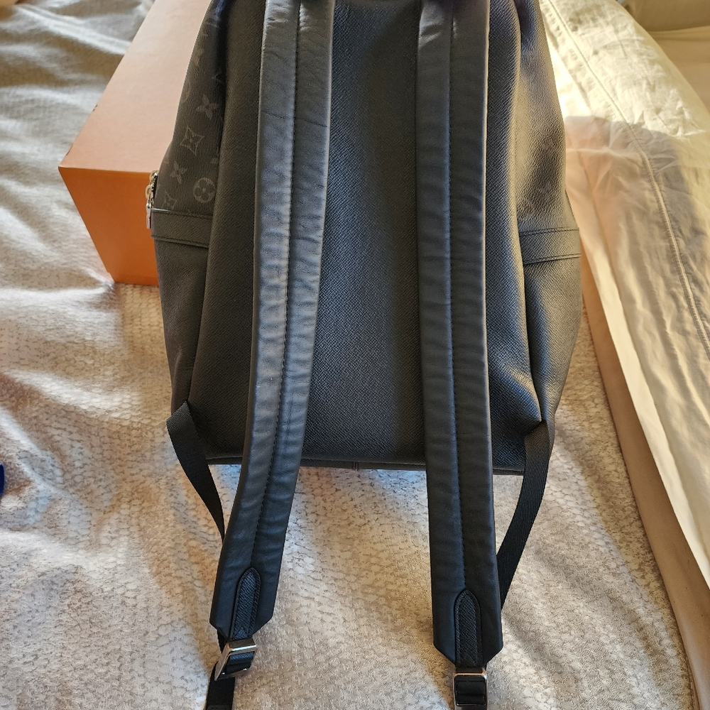 Authentic Louis Vuitton Monogram Discovery Back P… - image 3